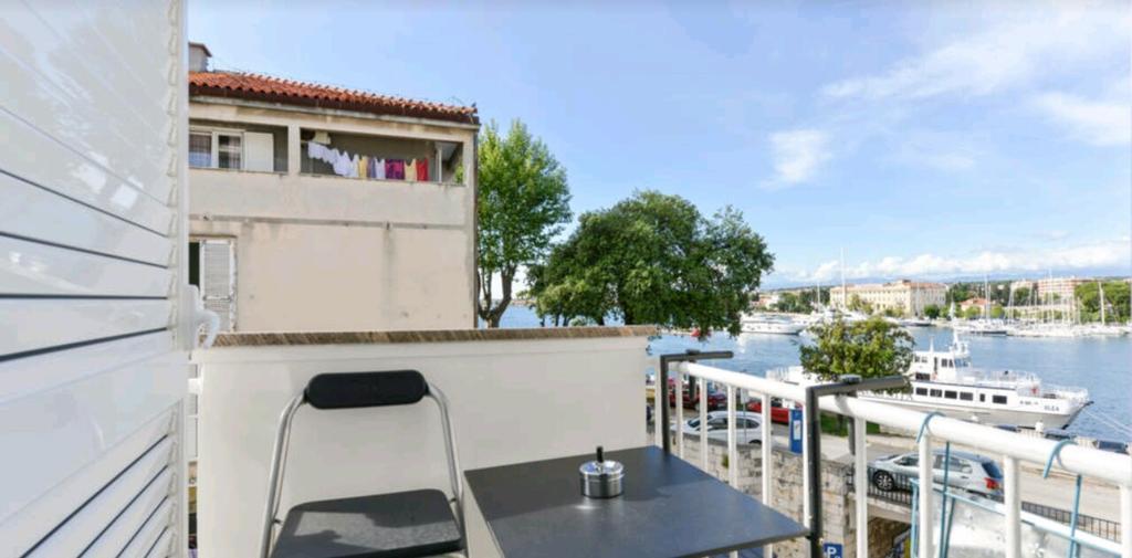 Lavender Apt. W. Balcony In Old Town Zadar Eksteriør billede